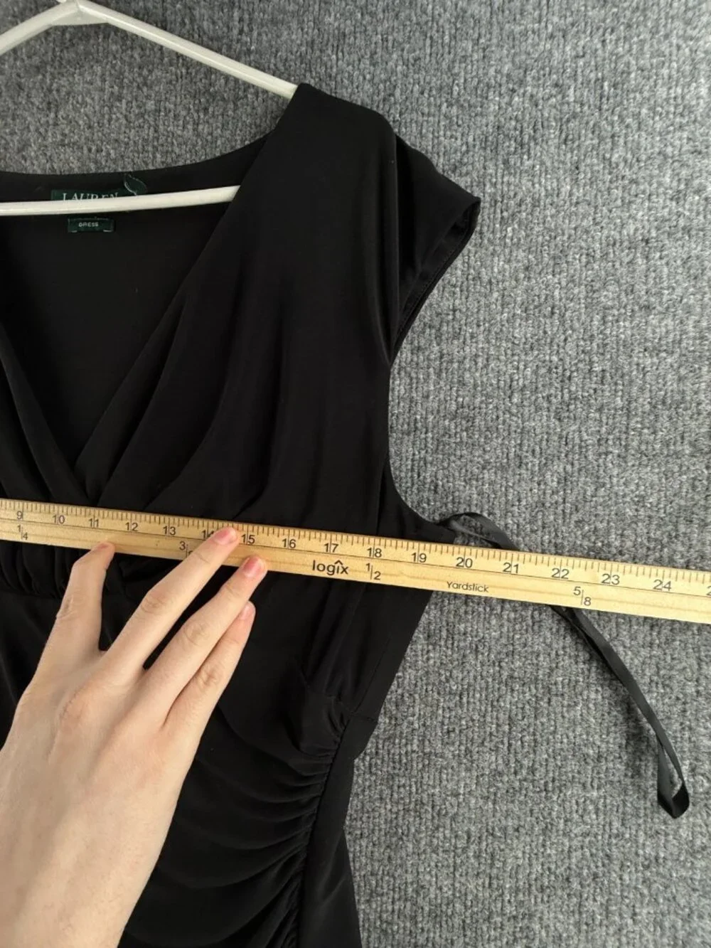 Lauren Ralph Lauren Black Dress Size Women 16 Stretch Sleeveless V Neck Knee - Picture 10 of 16